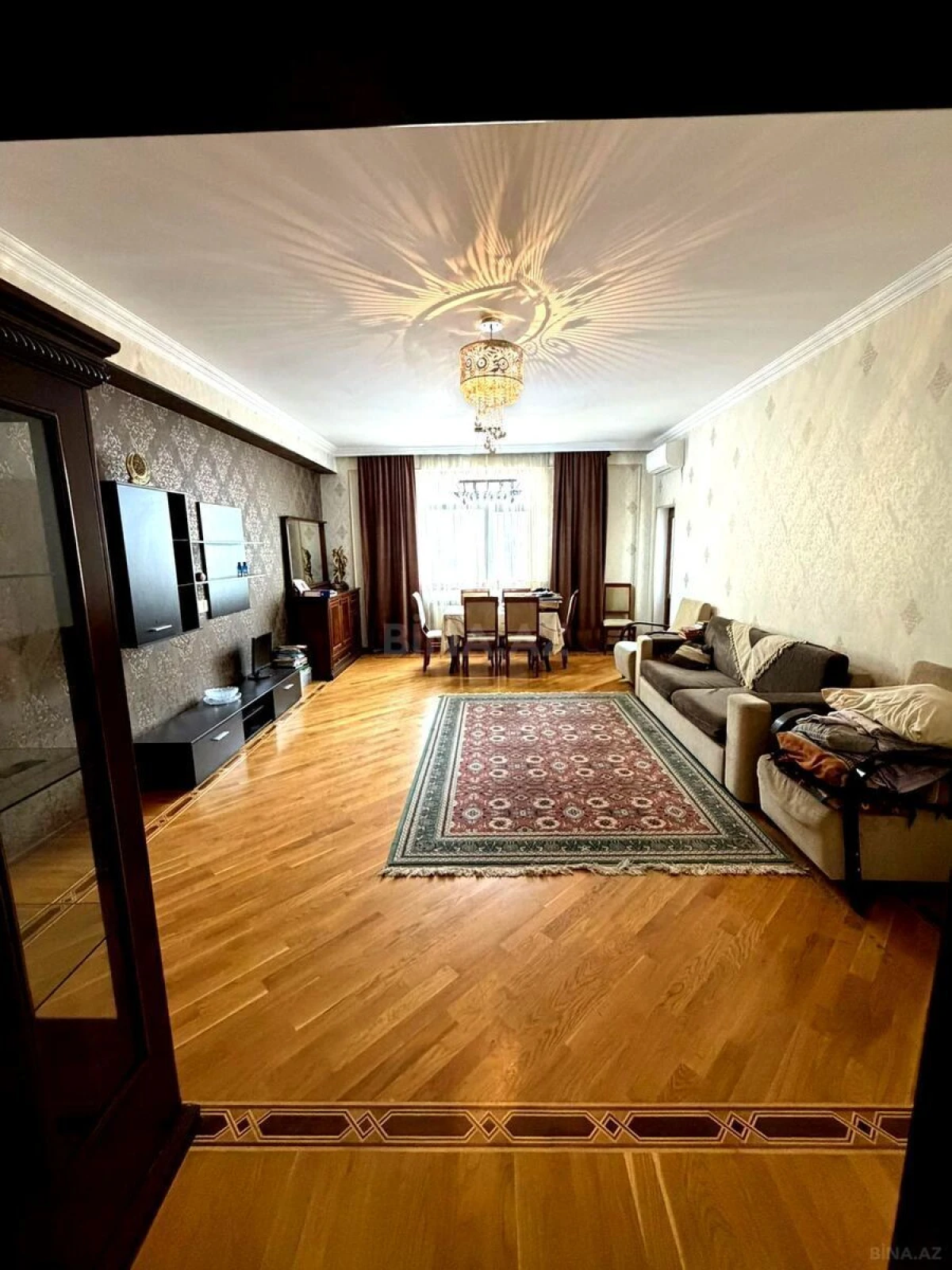 Satılır 3 otaqlı mənzil 134 m²