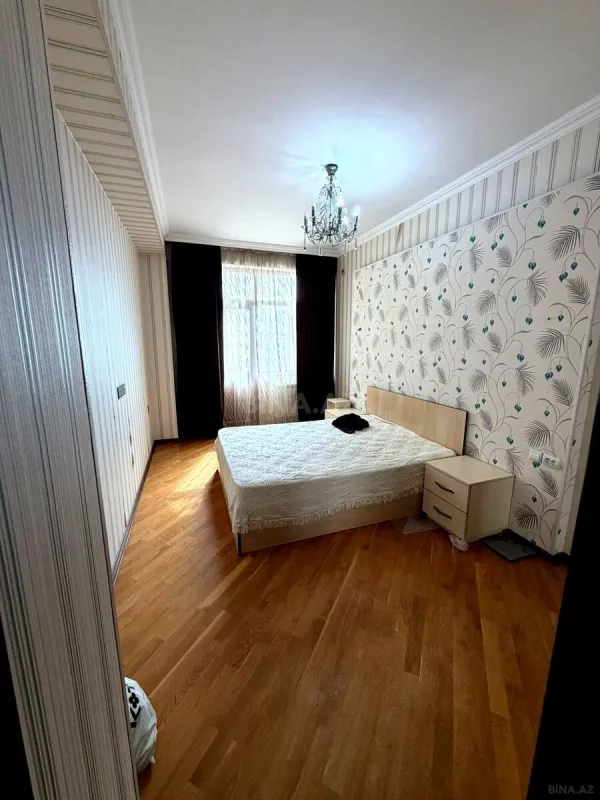 Satılır 3 otaqlı mənzil 134 m²