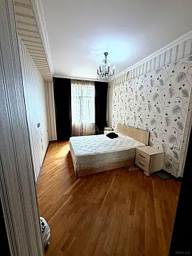 Satılır 3 otaqlı mənzil 134 m²
