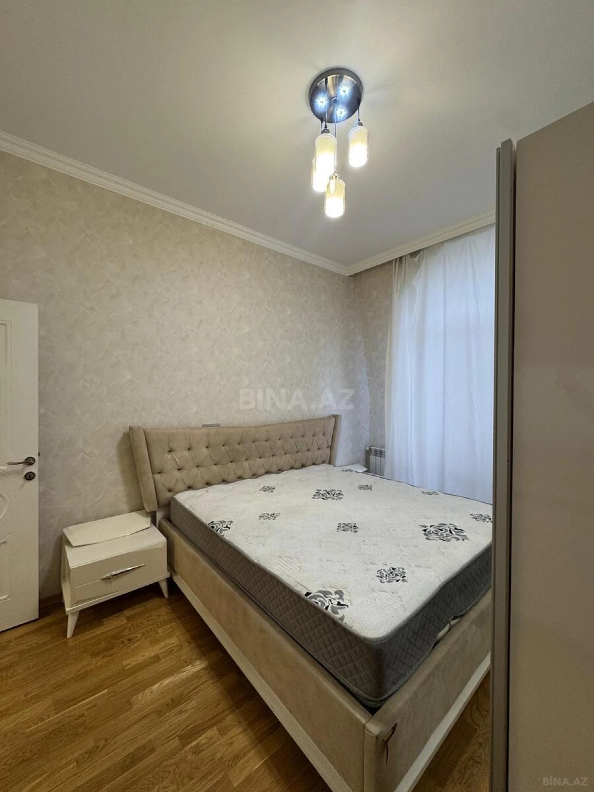 Kirayə verilir 2 otaqlı mənzil 80 m²