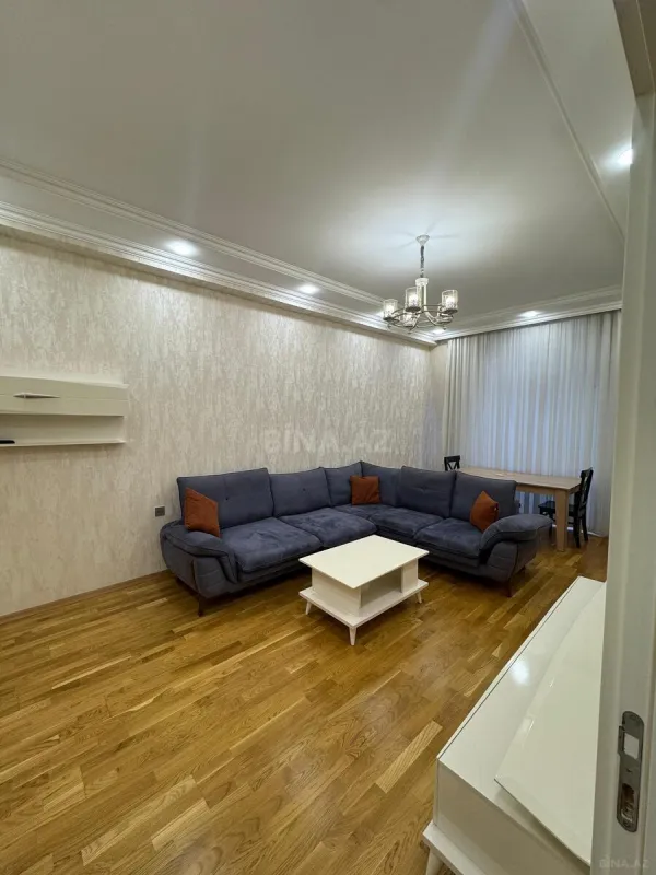 Kirayə verilir 2 otaqlı mənzil 80 m²