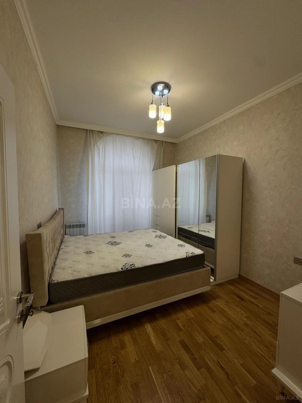Kirayə verilir 2 otaqlı mənzil 80 m²