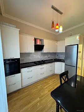 Kirayə verilir 2 otaqlı mənzil 80 m²