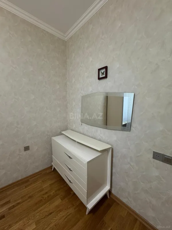 Kirayə verilir 2 otaqlı mənzil 80 m²