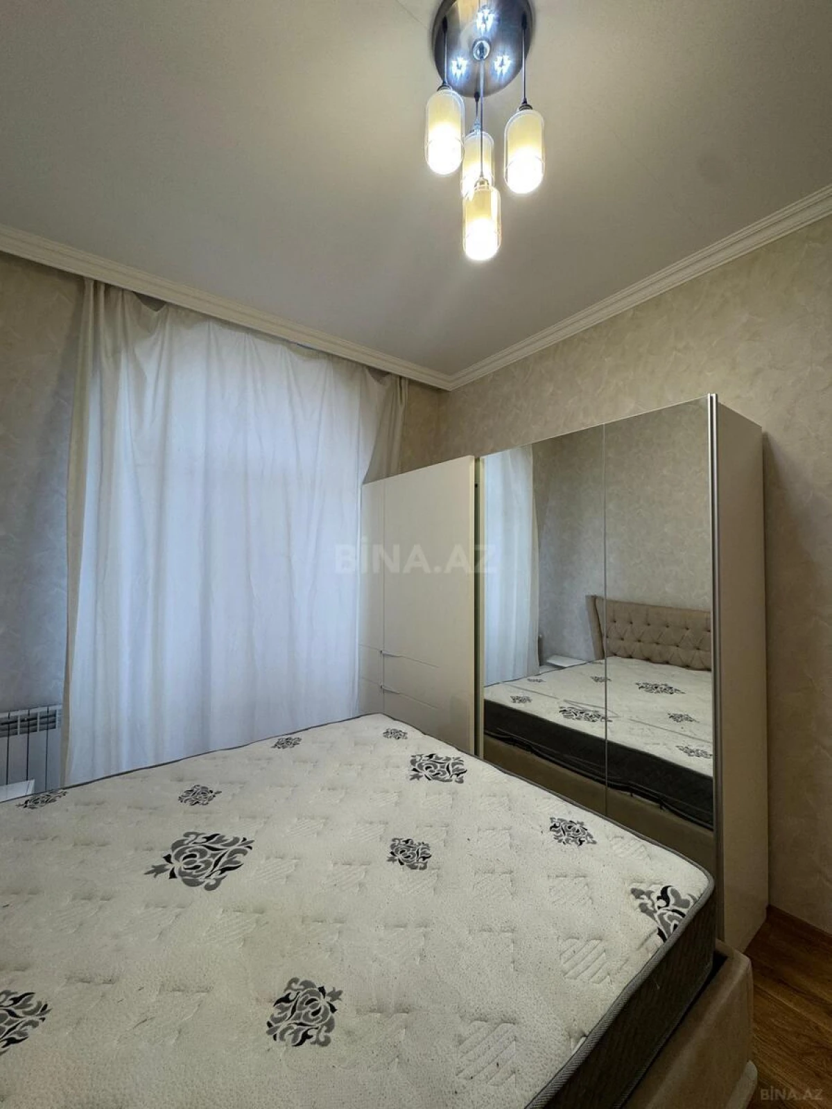 Kirayə verilir 2 otaqlı mənzil 80 m²