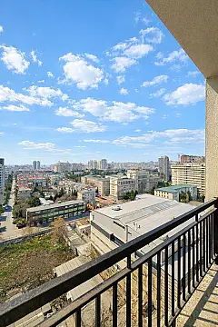Satılır 4 otaqlı mənzil 165 m²