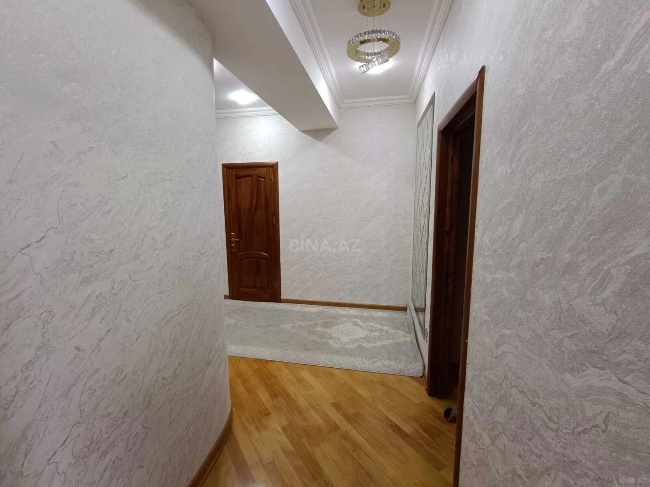 Kirayə verilir 3 otaqlı mənzil 110 m²