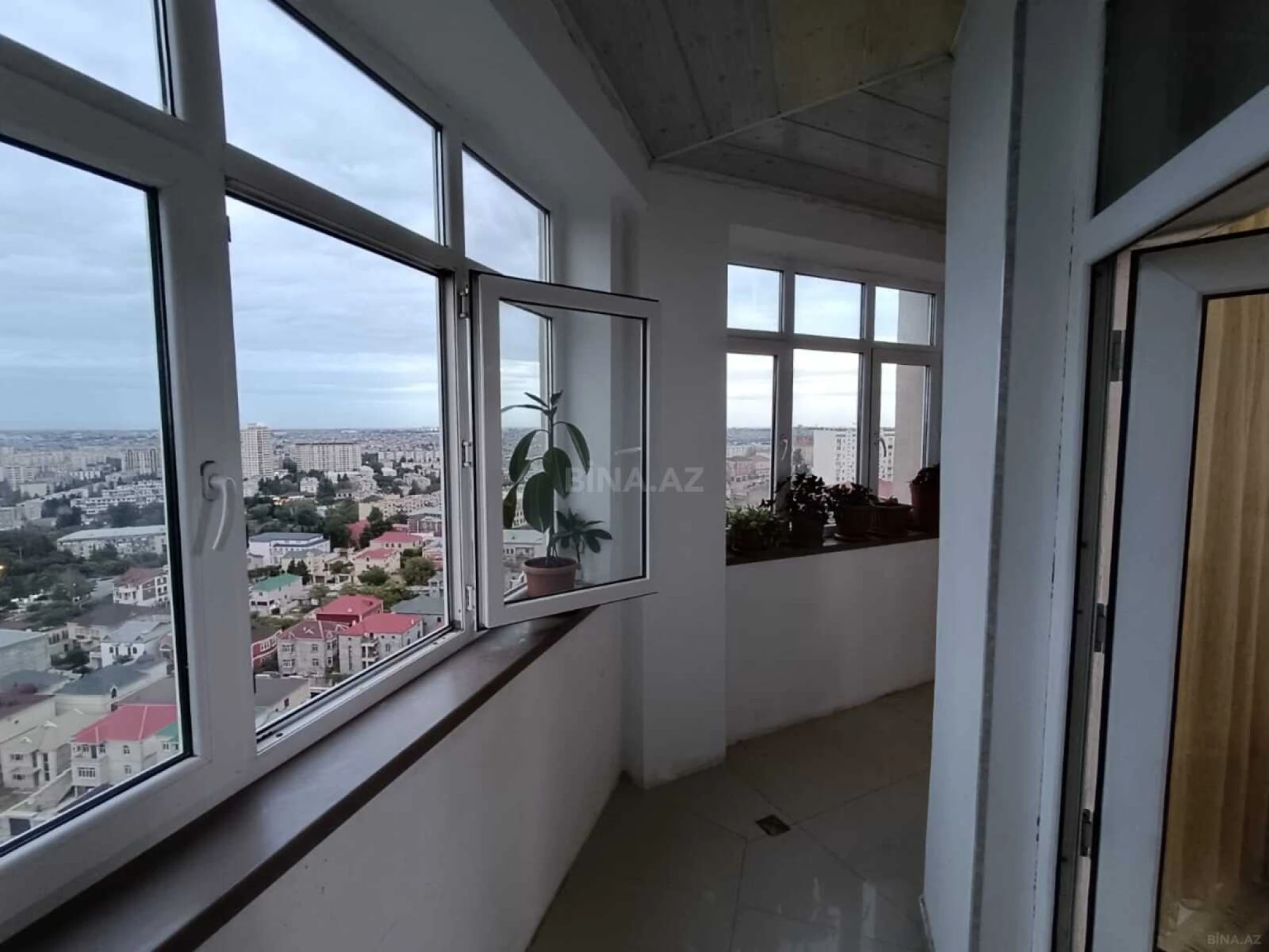 Kirayə verilir 3 otaqlı mənzil 110 m²