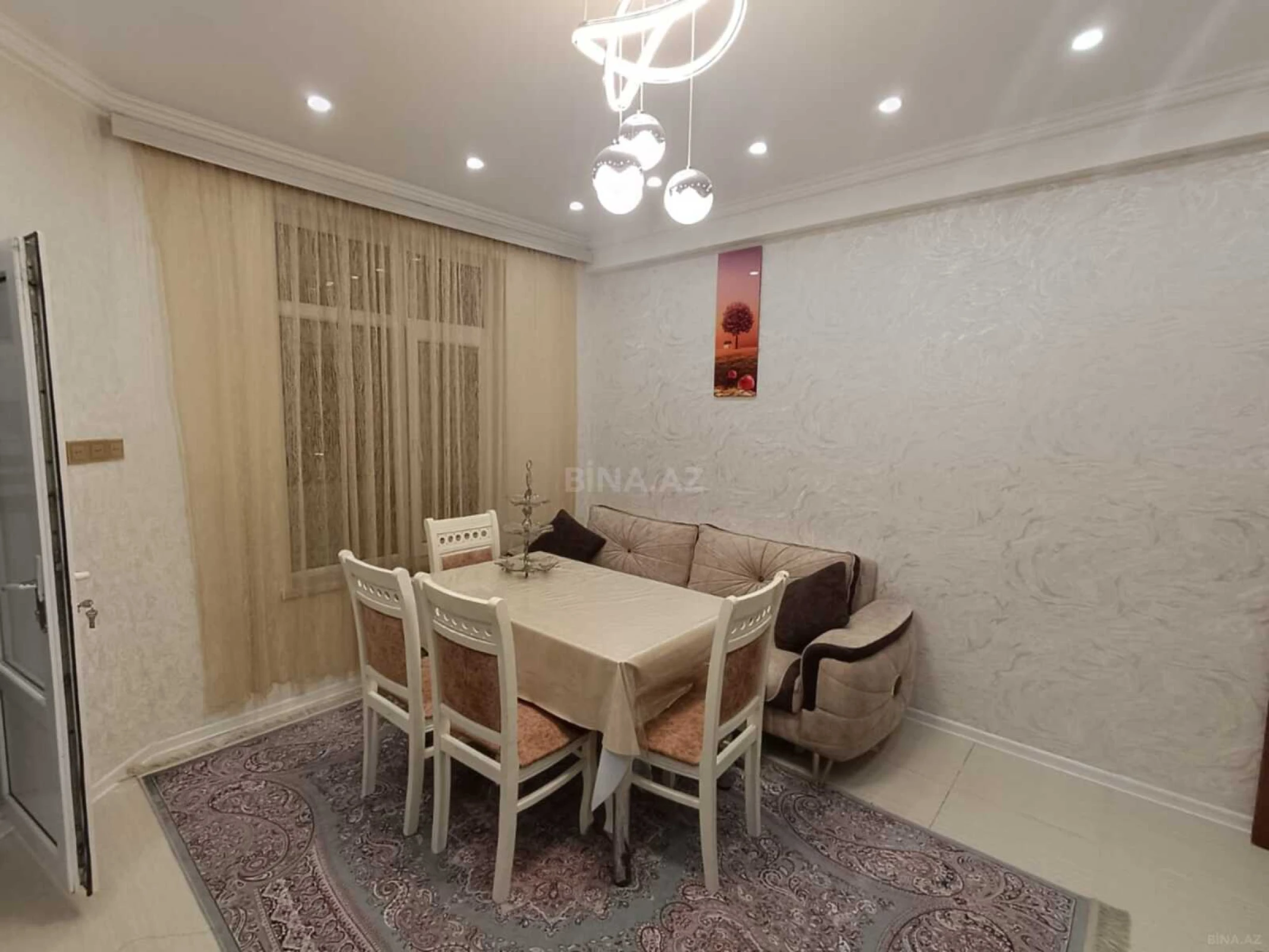 Kirayə verilir 3 otaqlı mənzil 110 m²