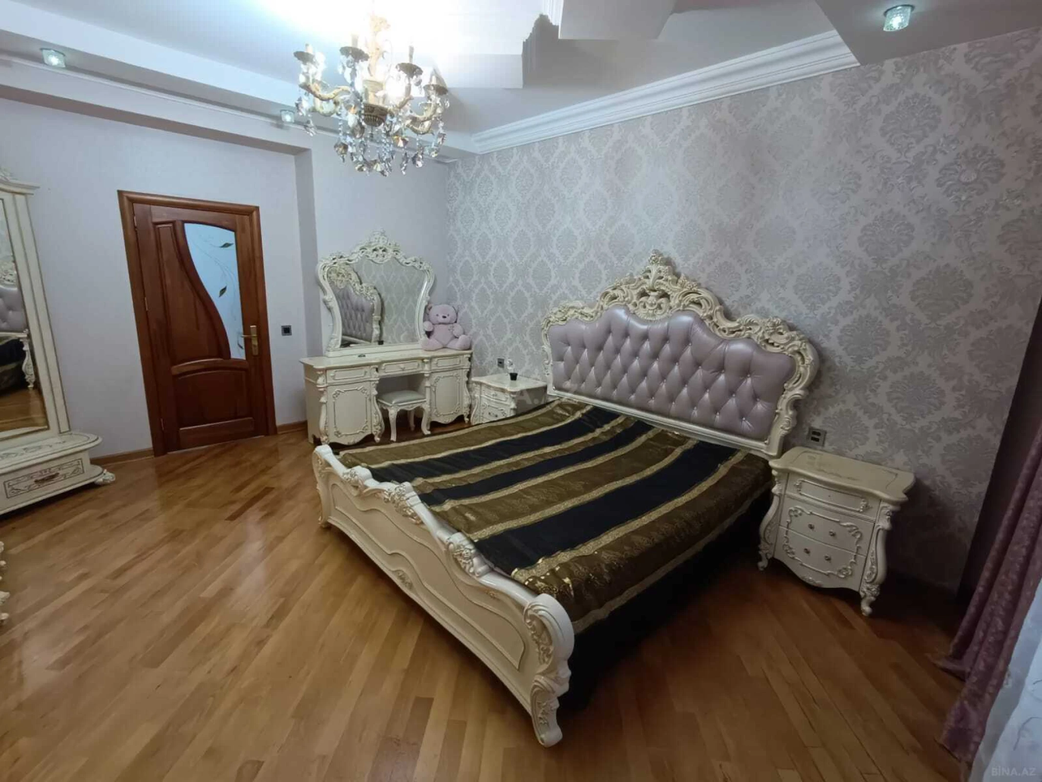 Kirayə verilir 3 otaqlı mənzil 110 m²