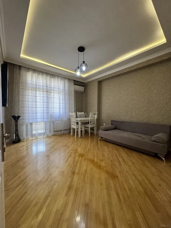 Kirayə verilir 2 otaqlı mənzil 60 m²