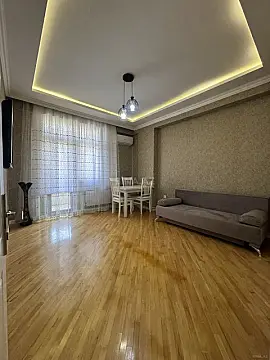 Kirayə verilir 2 otaqlı mənzil 60 m²