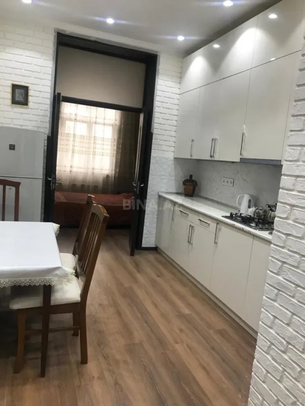 Kirayə verilir 3 otaqlı mənzil 100 m²
