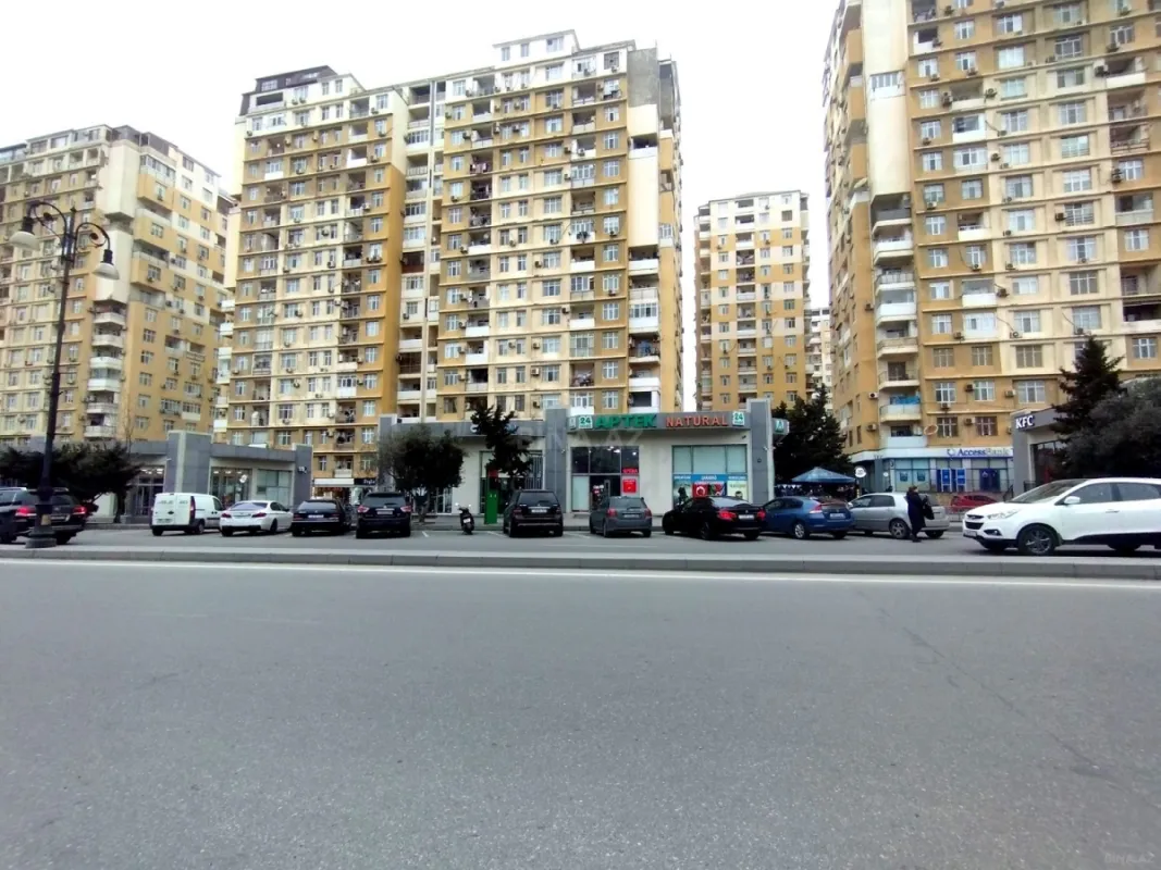 Satılır 3 otaqlı mənzil 119 m²