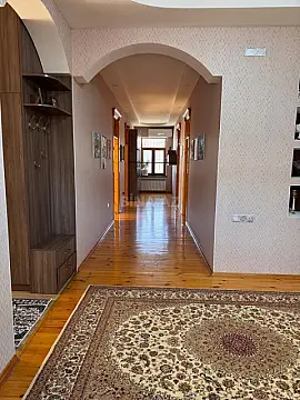 Satılır 4 otaqlı həyət evi 160 m²