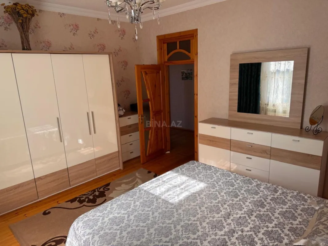Satılır 4 otaqlı həyət evi 160 m²