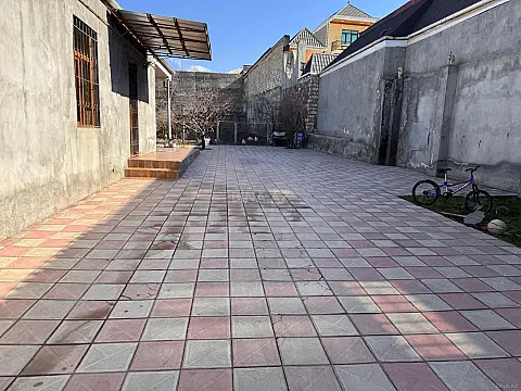 Satılır 4 otaqlı həyət evi 160 m²