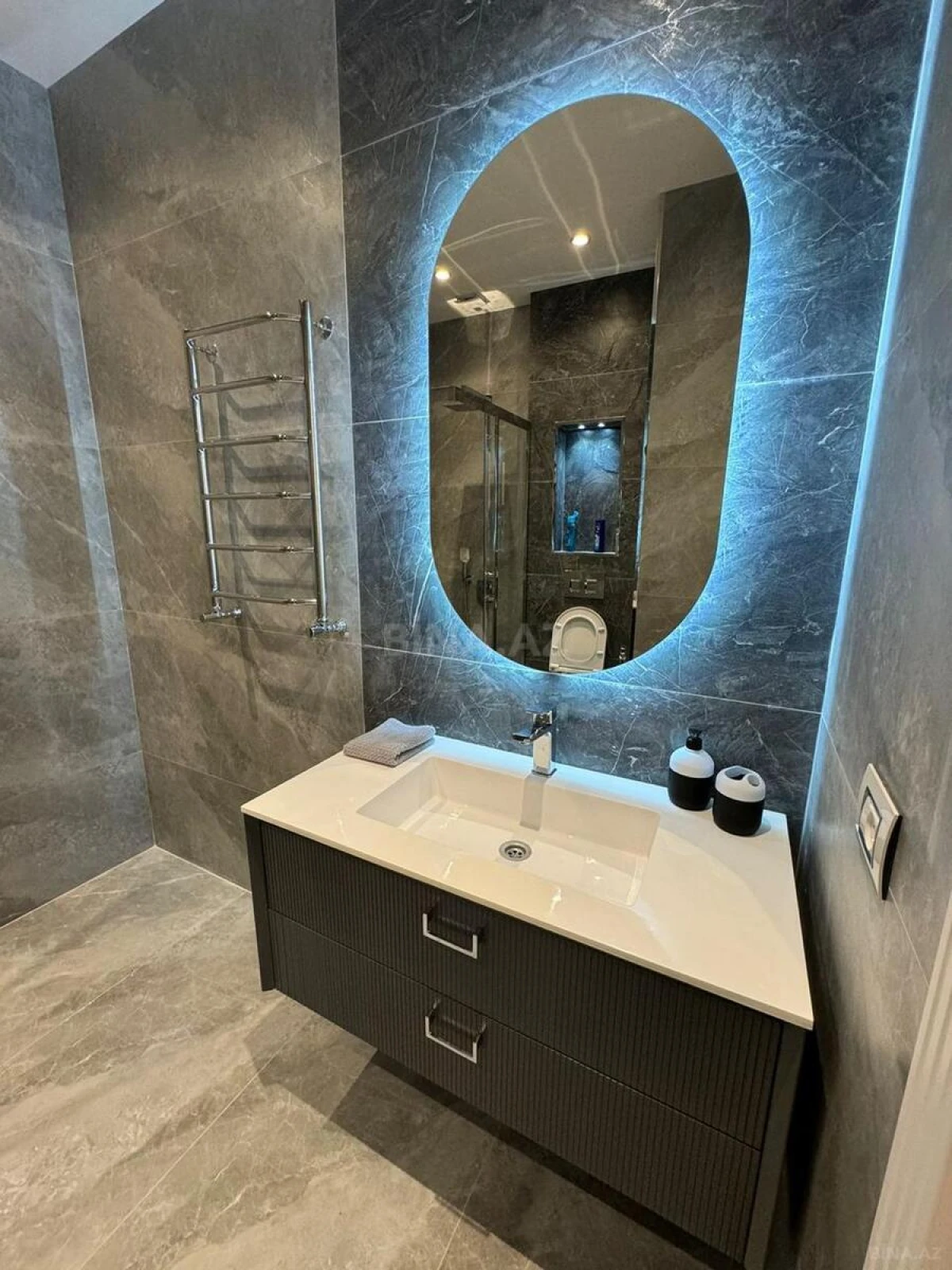 Kirayə verilir 3 otaqlı mənzil 130 m²