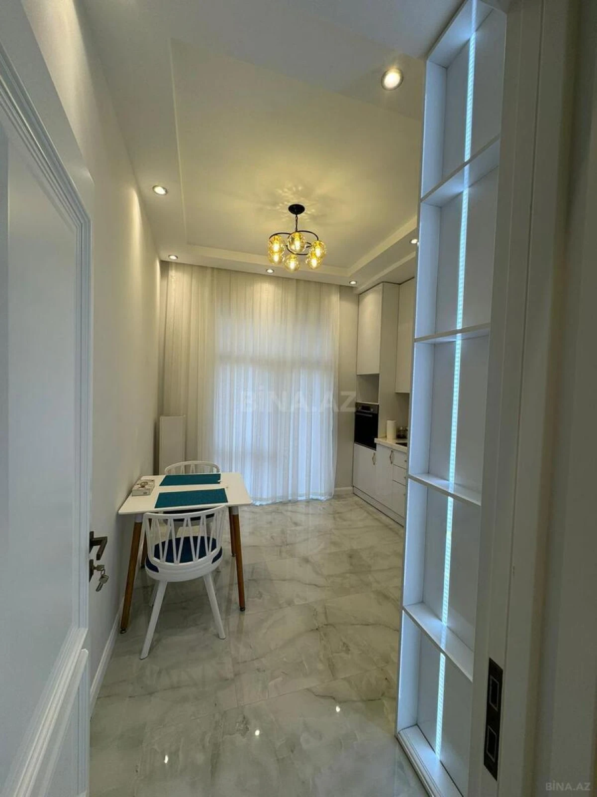 Kirayə verilir 3 otaqlı mənzil 130 m²