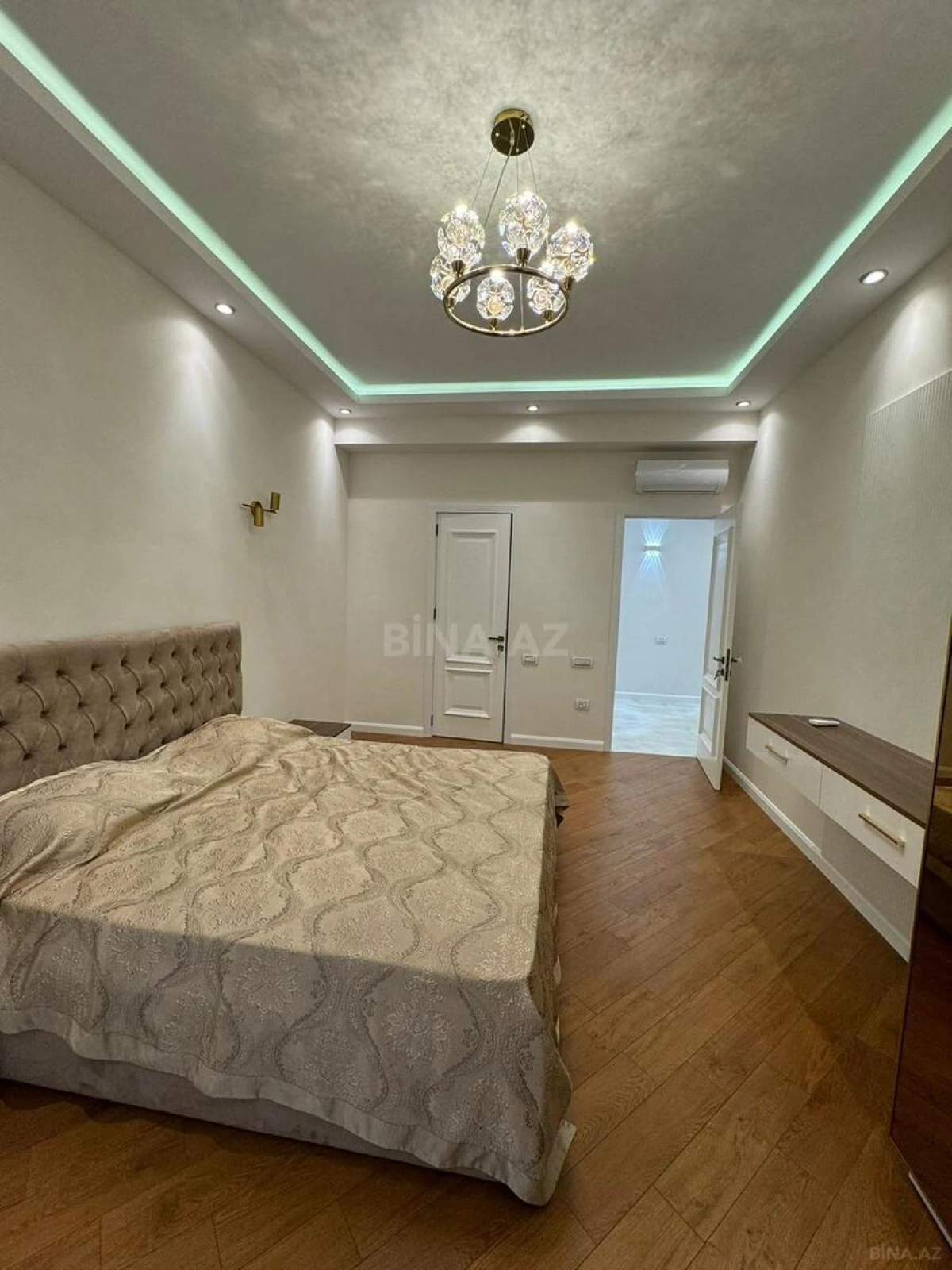Kirayə verilir 3 otaqlı mənzil 130 m²