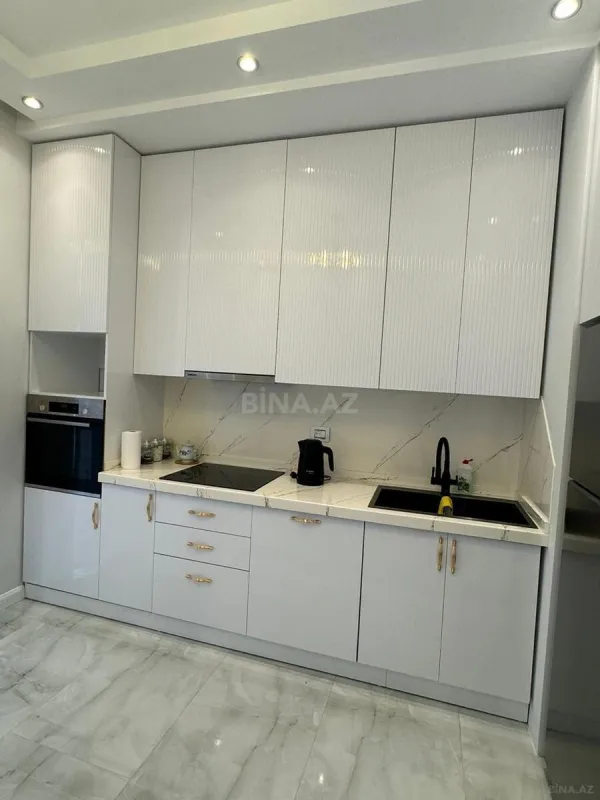Kirayə verilir 3 otaqlı mənzil 130 m²