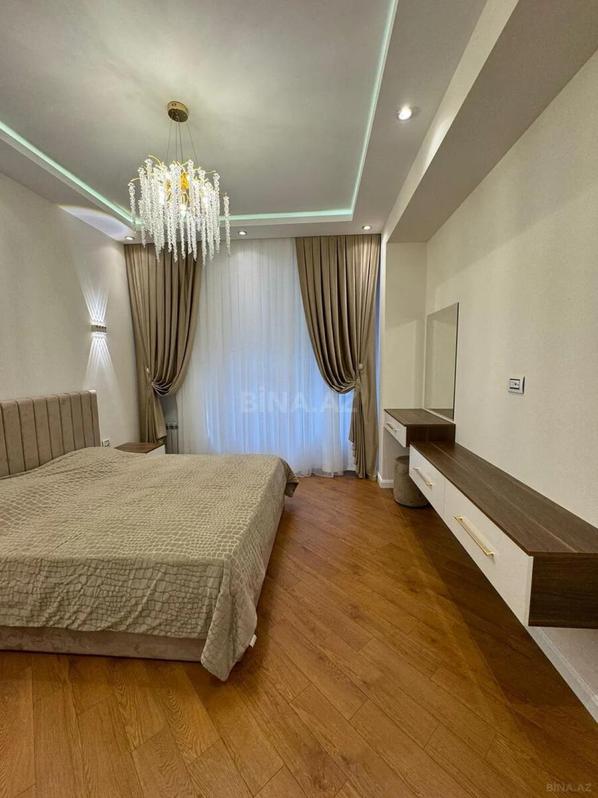 Kirayə verilir 3 otaqlı mənzil 130 m²