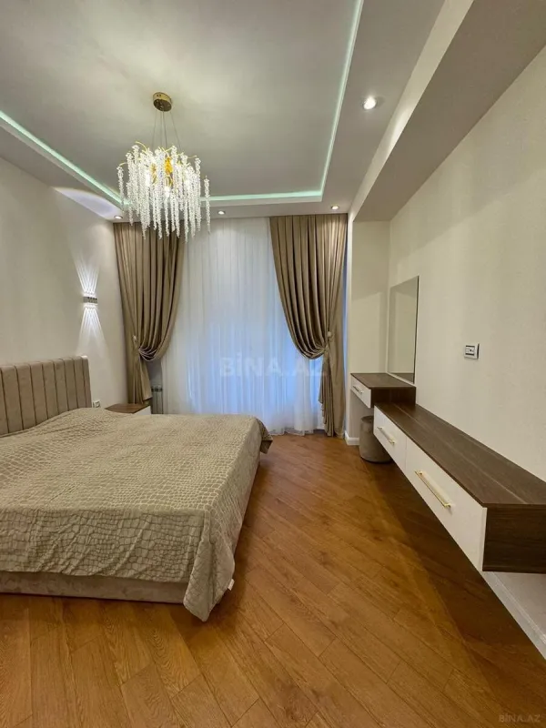 Kirayə verilir 3 otaqlı mənzil 130 m²