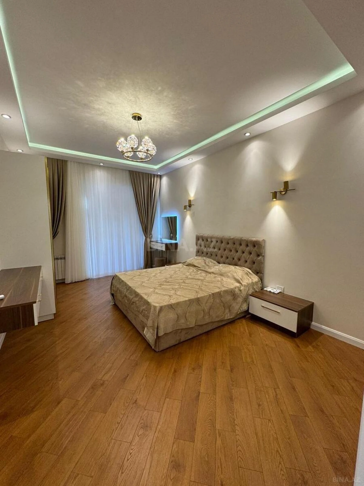 Kirayə verilir 3 otaqlı mənzil 130 m²