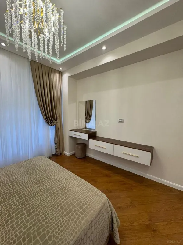 Kirayə verilir 3 otaqlı mənzil 130 m²