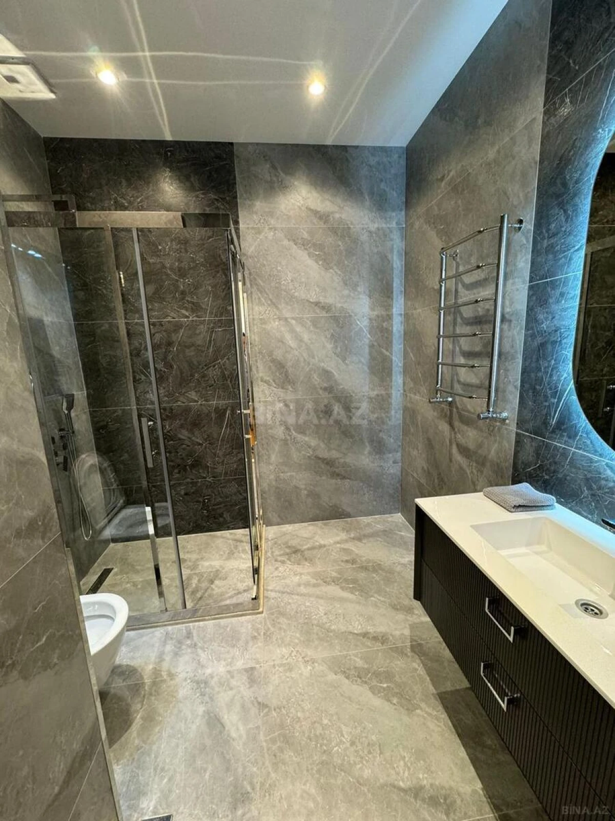 Kirayə verilir 3 otaqlı mənzil 130 m²