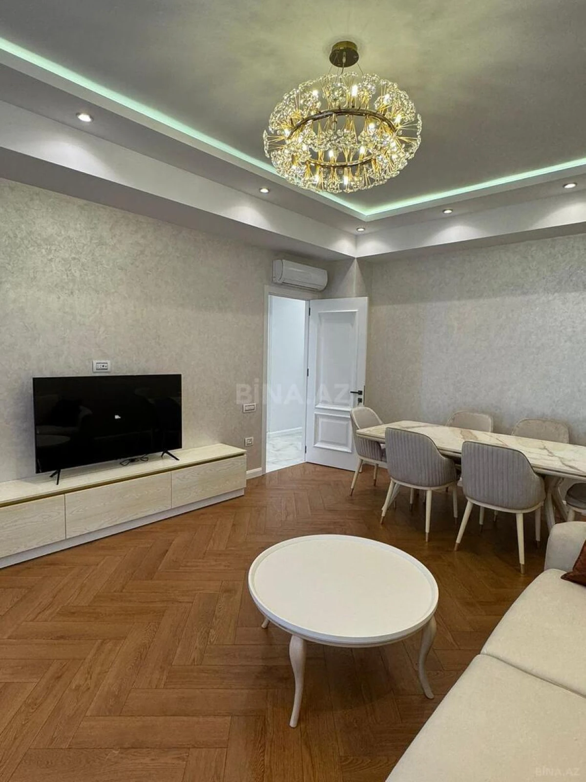 Kirayə verilir 3 otaqlı mənzil 130 m²