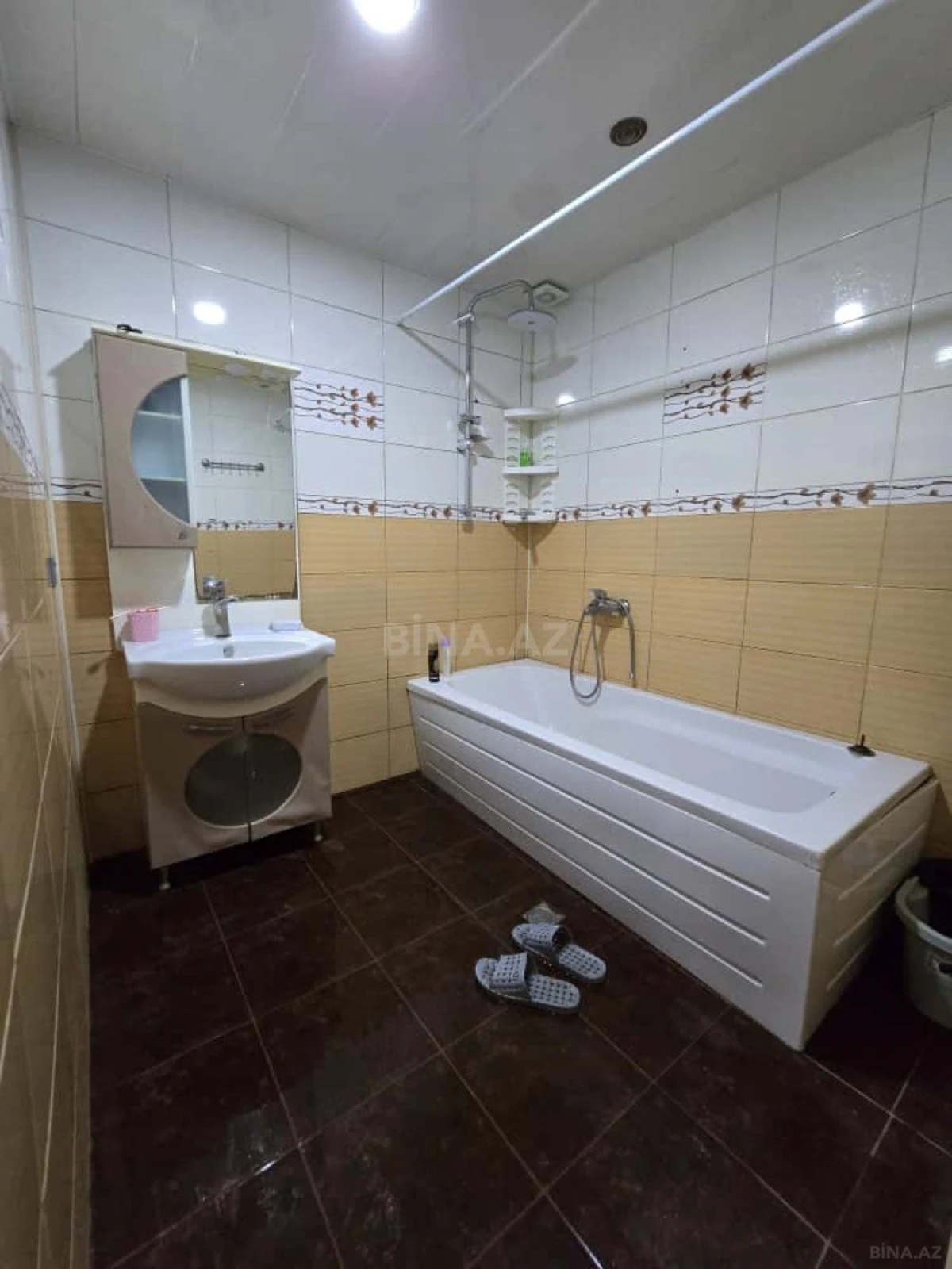 Satılır 3 otaqlı mənzil 92 m²