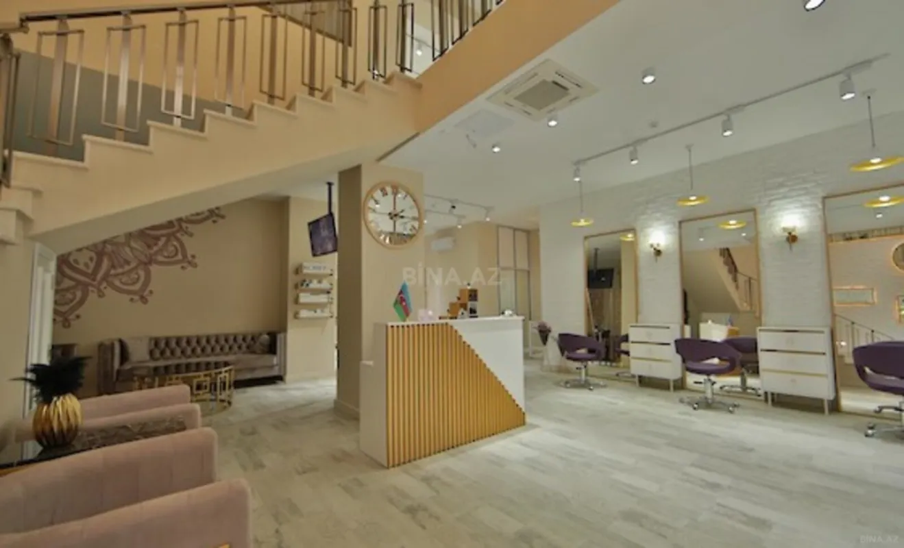 Satılır obyekt 268 m²