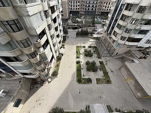 Satılır 4 otaqlı mənzil 172 m²