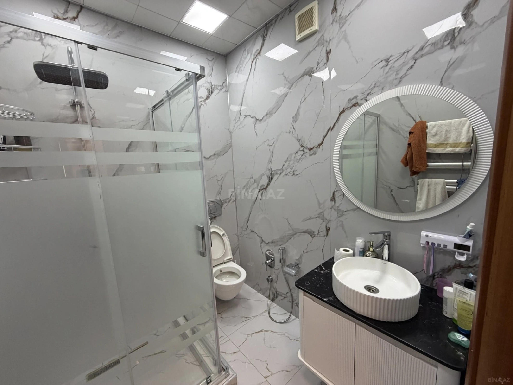 Satılır 4 otaqlı mənzil 172 m²