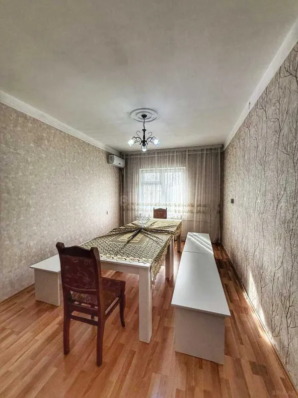 Satılır 5 otaqlı mənzil 120 m²