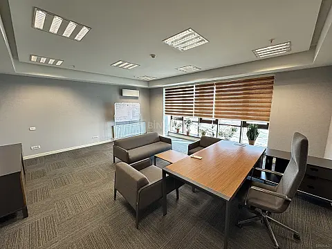 Kirayə verilir 6 otaqlı ofis 236 m²