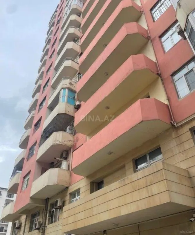 Satılır 3 otaqlı mənzil 138 m²