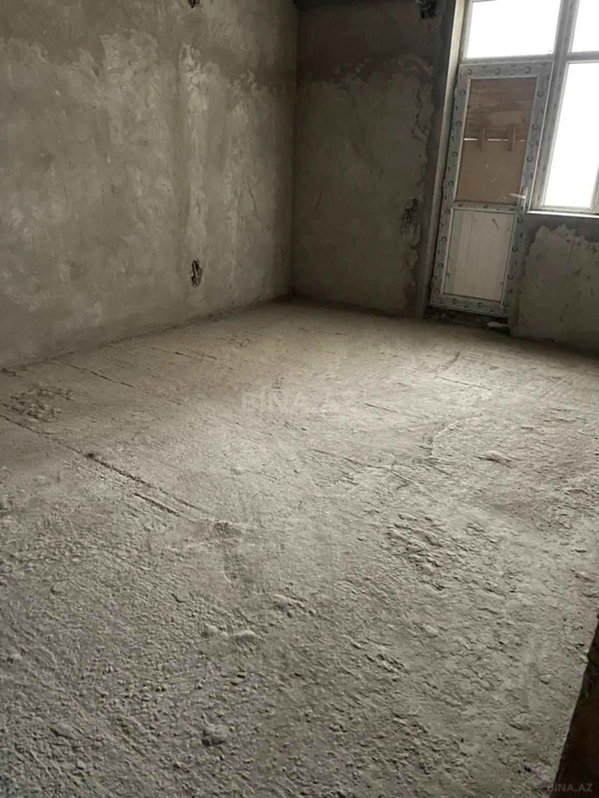 Satılır 3 otaqlı mənzil 138 m²