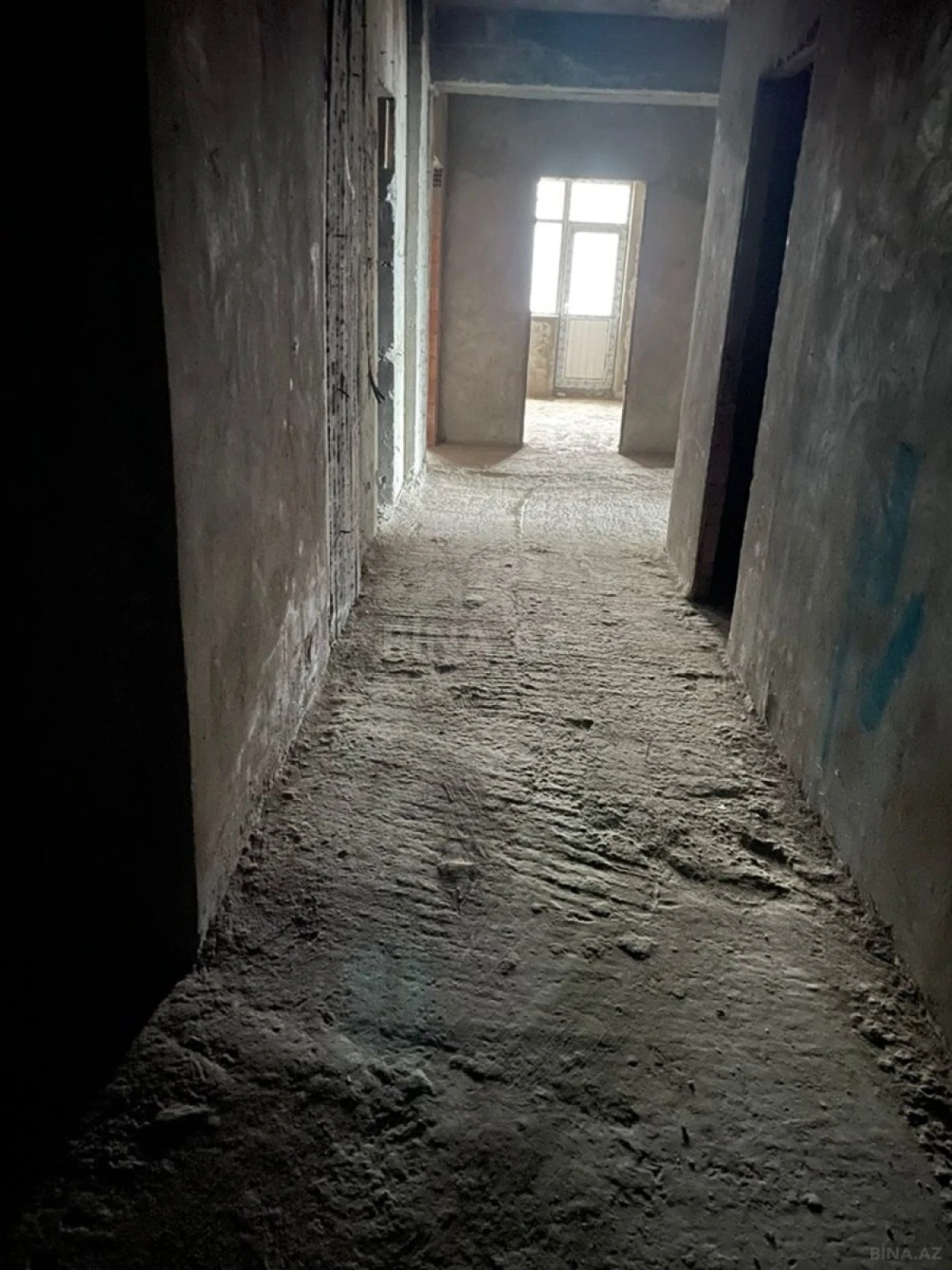 Satılır 3 otaqlı mənzil 138 m²