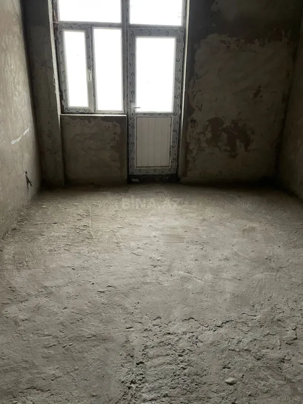 Satılır 3 otaqlı mənzil 138 m²