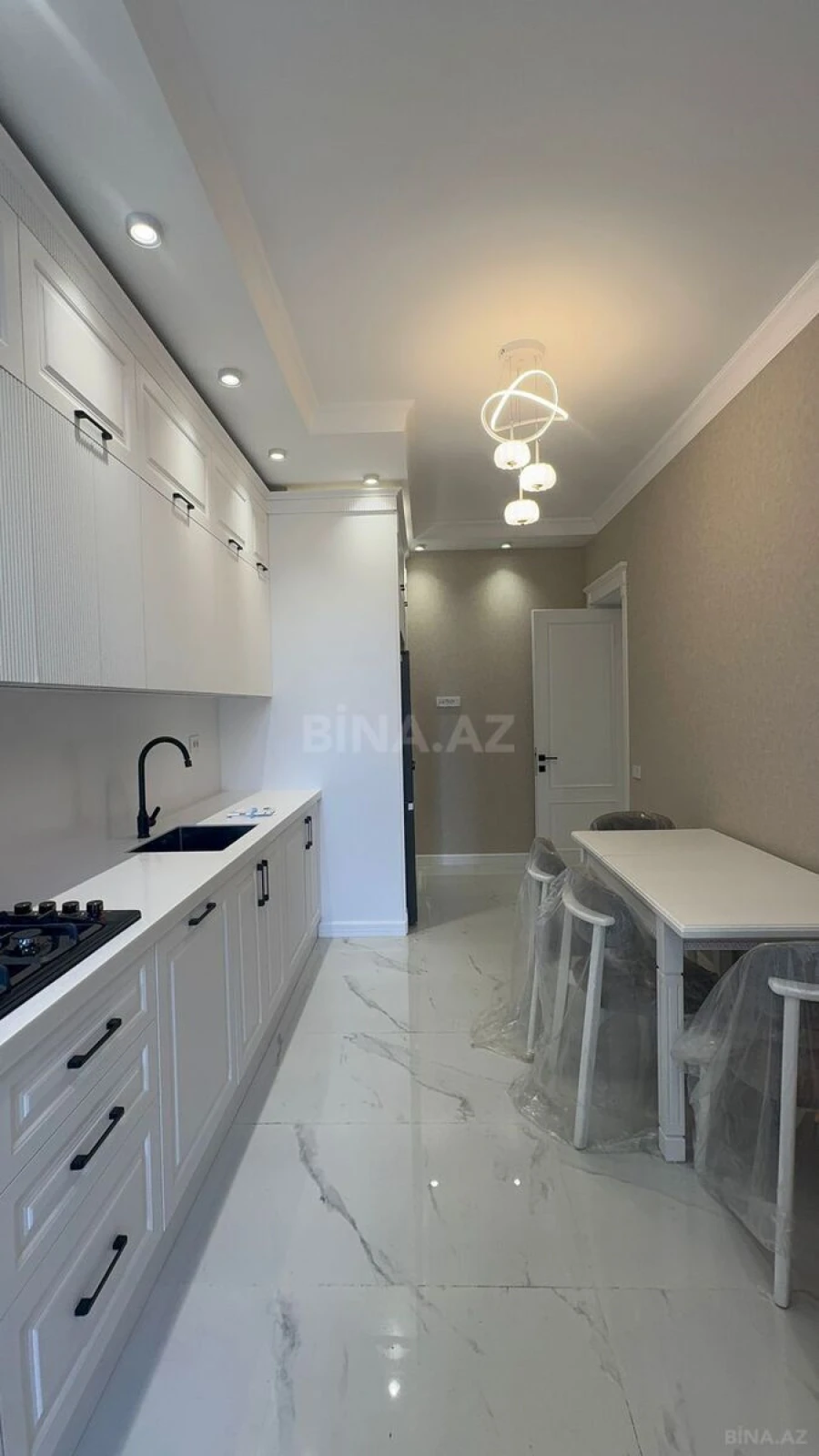 Kirayə verilir 4 otaqlı mənzil 170 m²