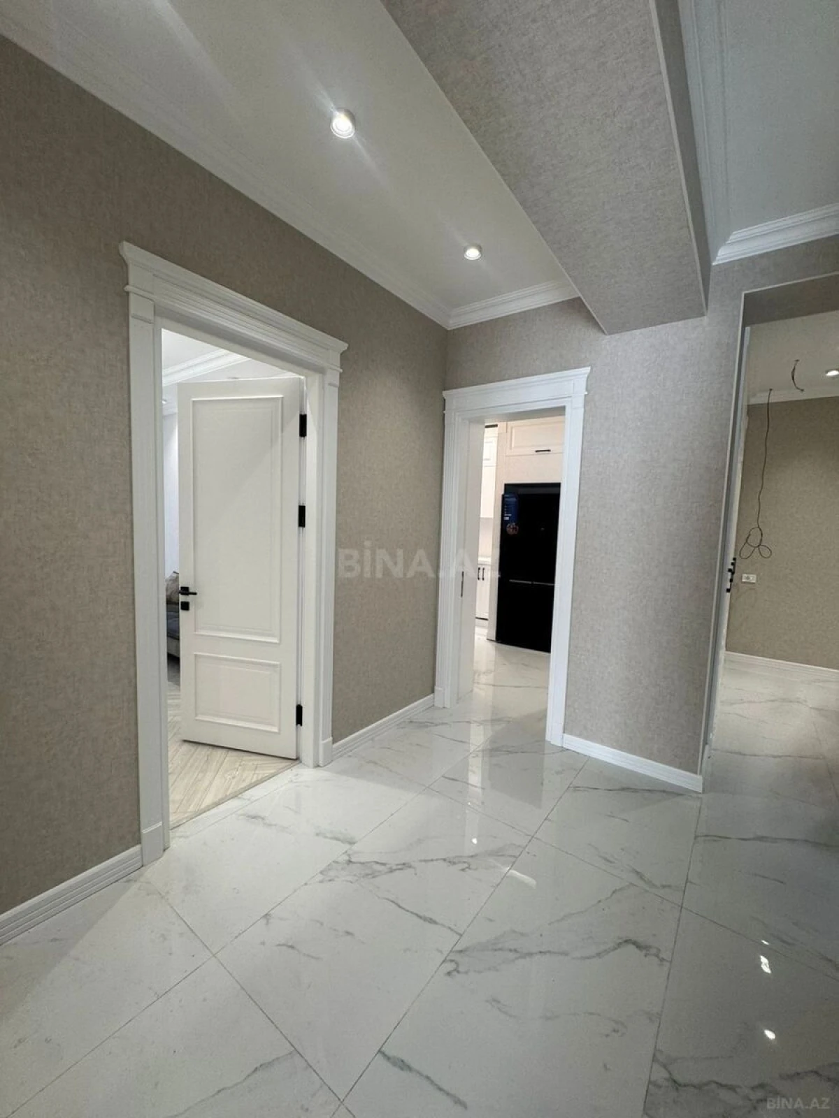 Kirayə verilir 4 otaqlı mənzil 170 m²