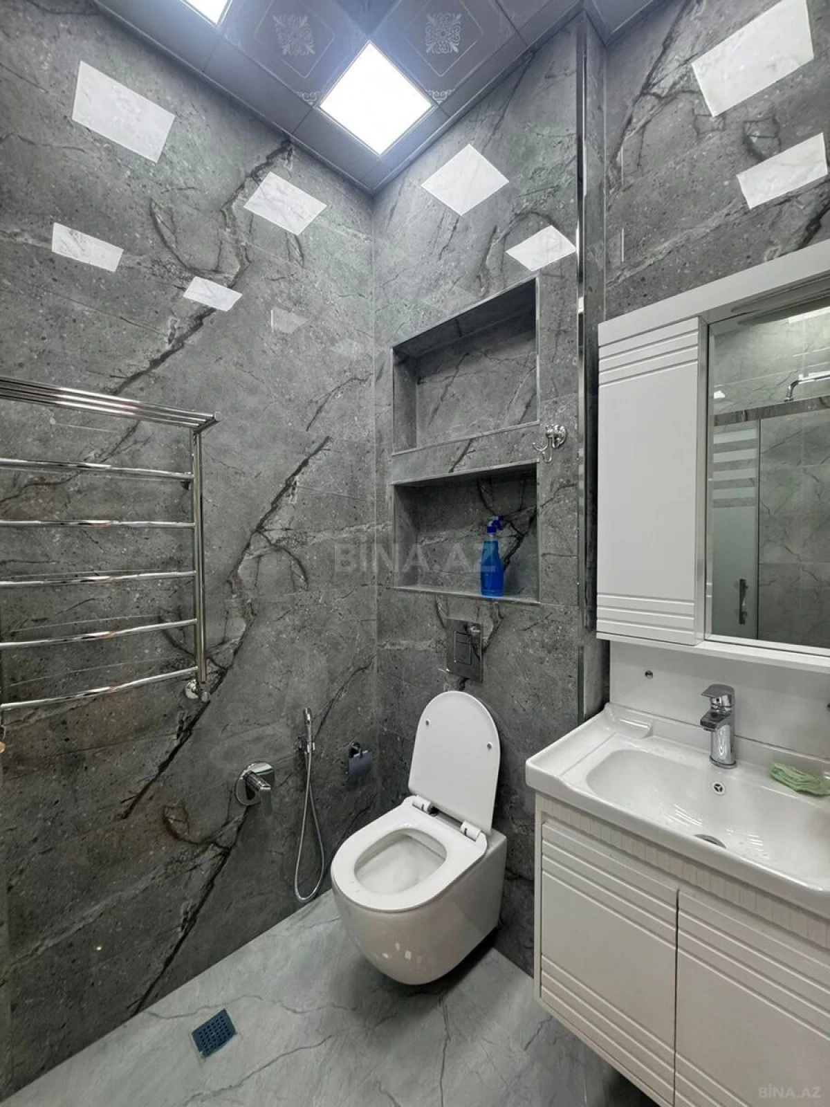 Kirayə verilir 4 otaqlı mənzil 170 m²