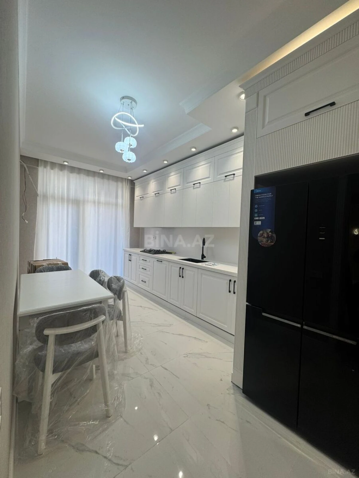 Kirayə verilir 4 otaqlı mənzil 170 m²