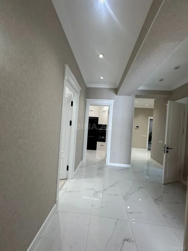 Kirayə verilir 4 otaqlı mənzil 170 m²