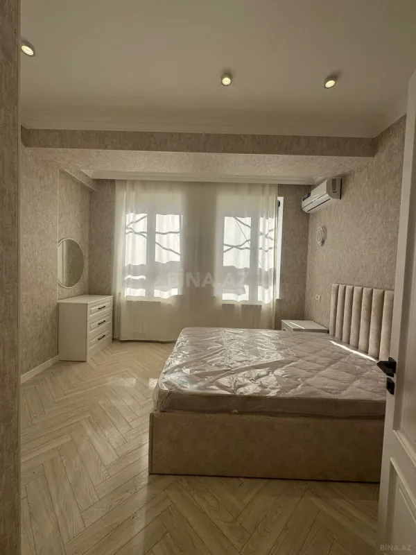 Kirayə verilir 4 otaqlı mənzil 170 m²