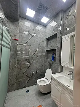 Kirayə verilir 4 otaqlı mənzil 170 m²