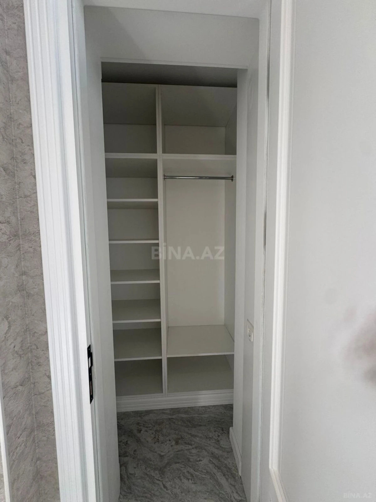 Kirayə verilir 4 otaqlı mənzil 170 m²