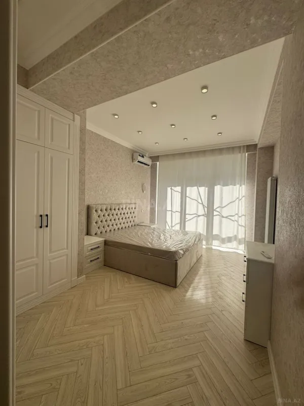 Kirayə verilir 4 otaqlı mənzil 170 m²